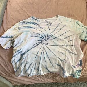 Faded, tie-dye, crop top shirt